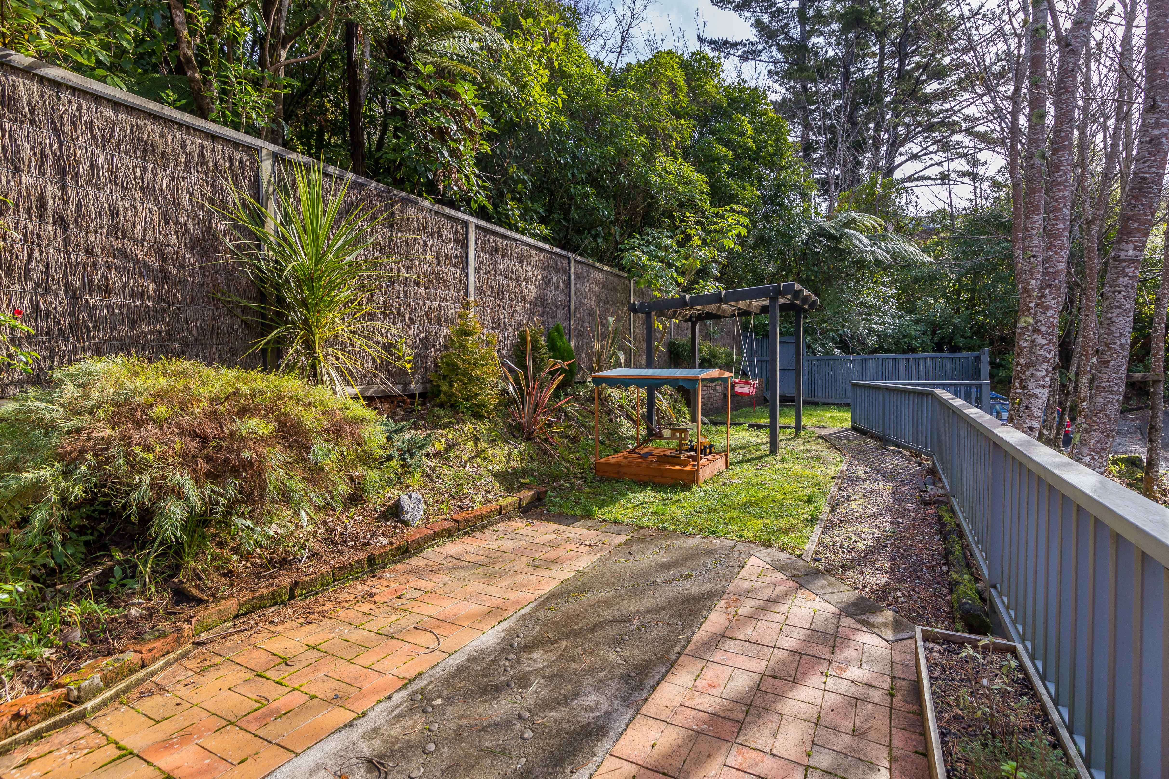 9 Avro Road, Blue Mountains, Upper Hutt City