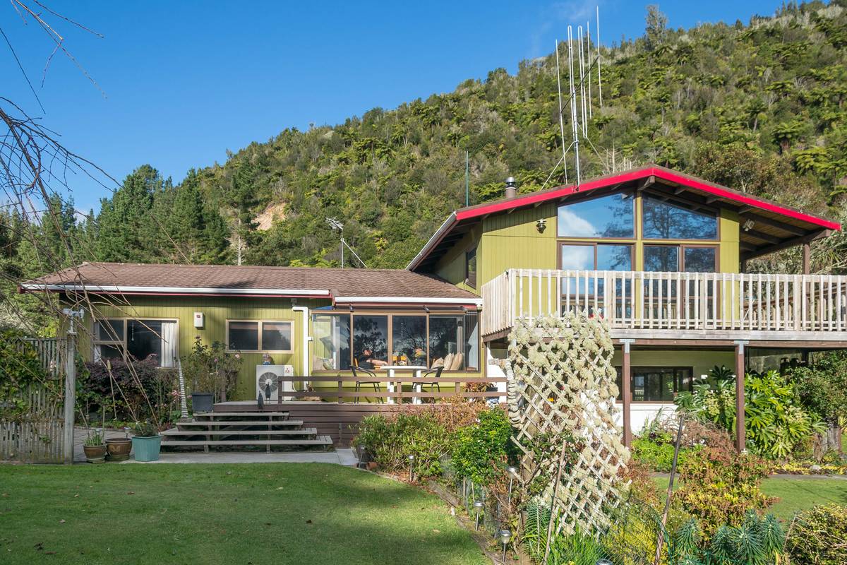 1560 State Highway 30, Lake Rotoiti, Bay Of Plenty Real Estate Ray