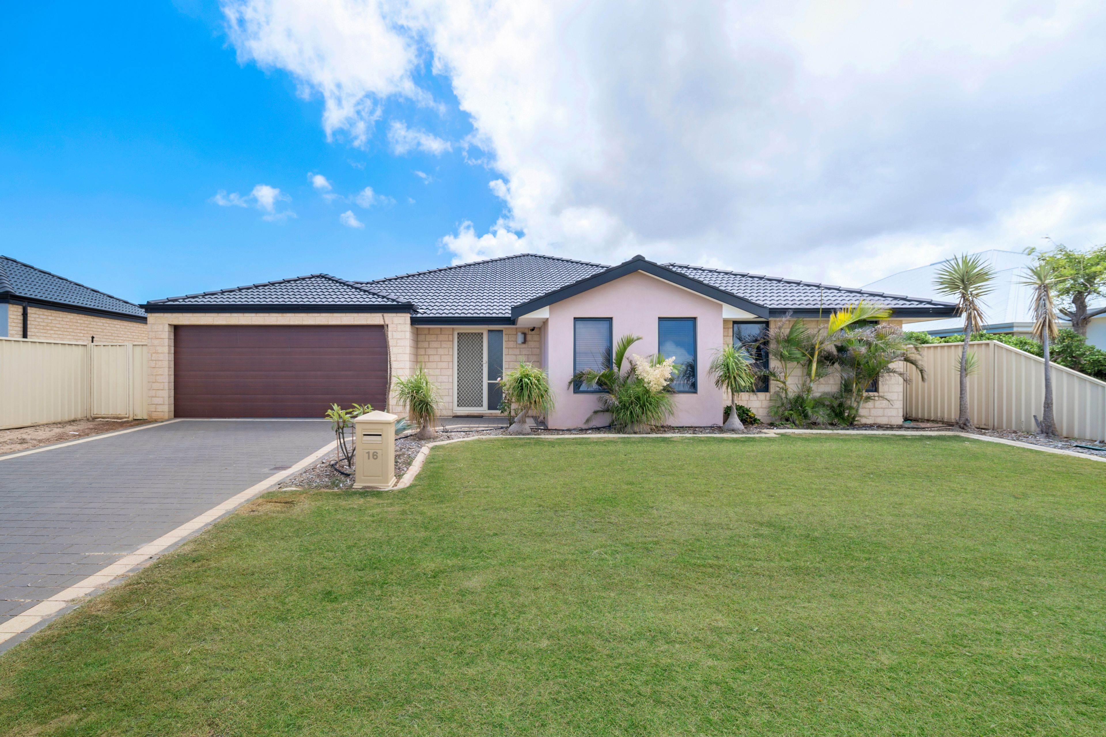 16 Yolanda Edge, Wandina WA 6530