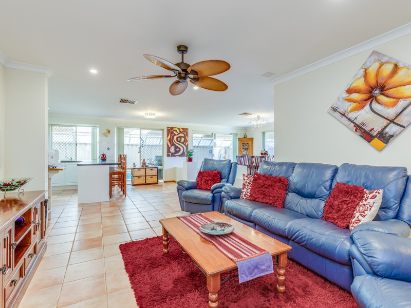 13 Menora Loop, Warnbro, WA 6169