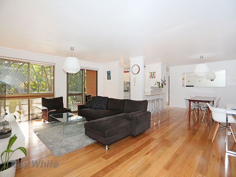 2/52 Bellevue Terrace, St Lucia, QLD 4067
