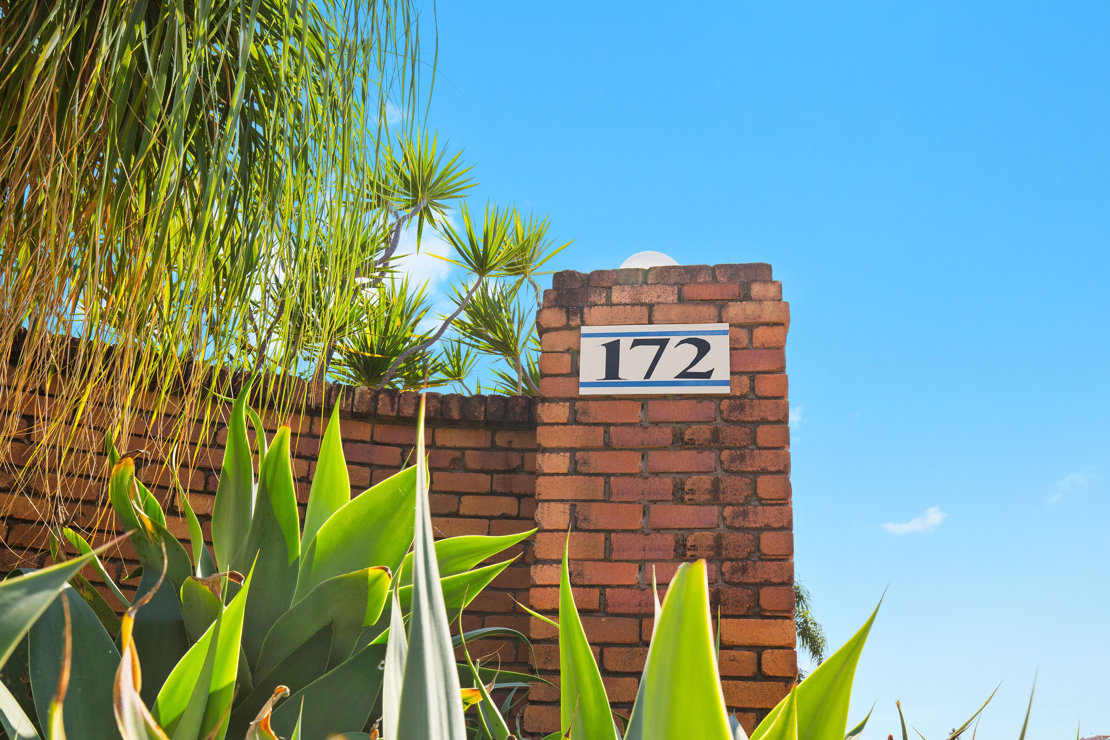 172 Barrier Reef Drive, Mermaid Waters QLD 4218
