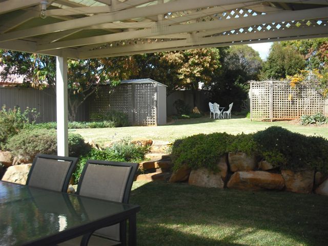 2 Zinnia Court, Middle Ridge, QLD 4350