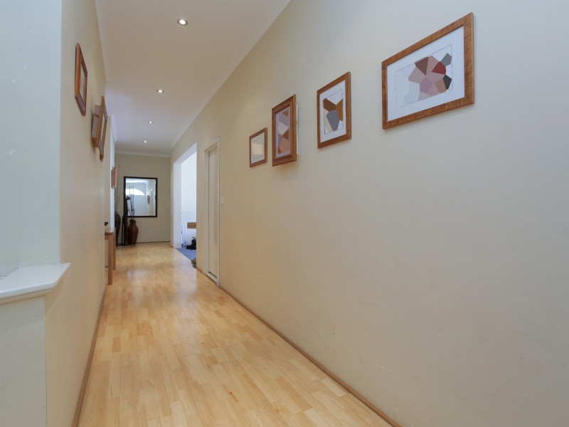 15 Field Avenue, Redcliffe, WA 6104
