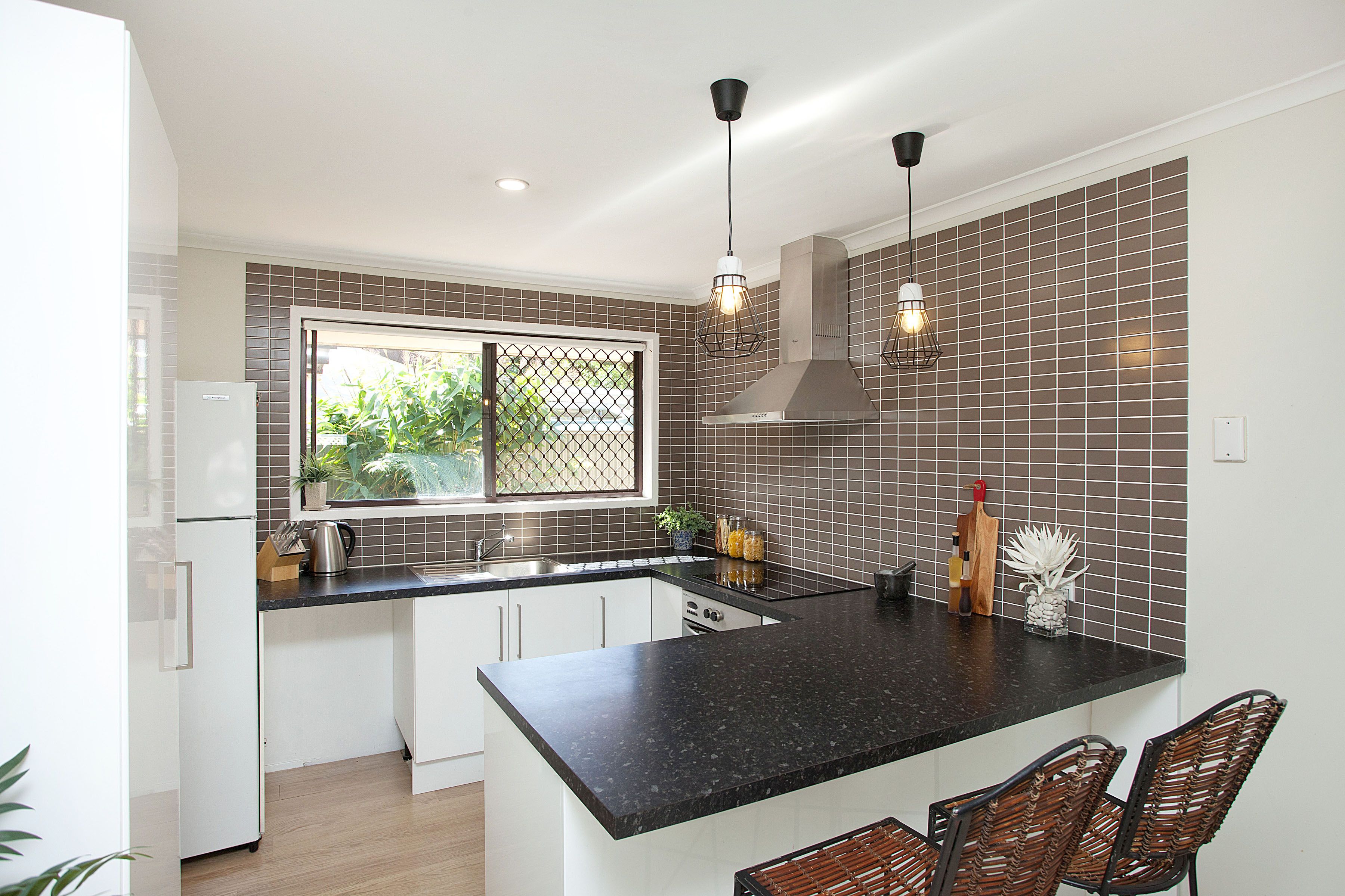 2/8 Telopea Street, Labrador, QLD 4215