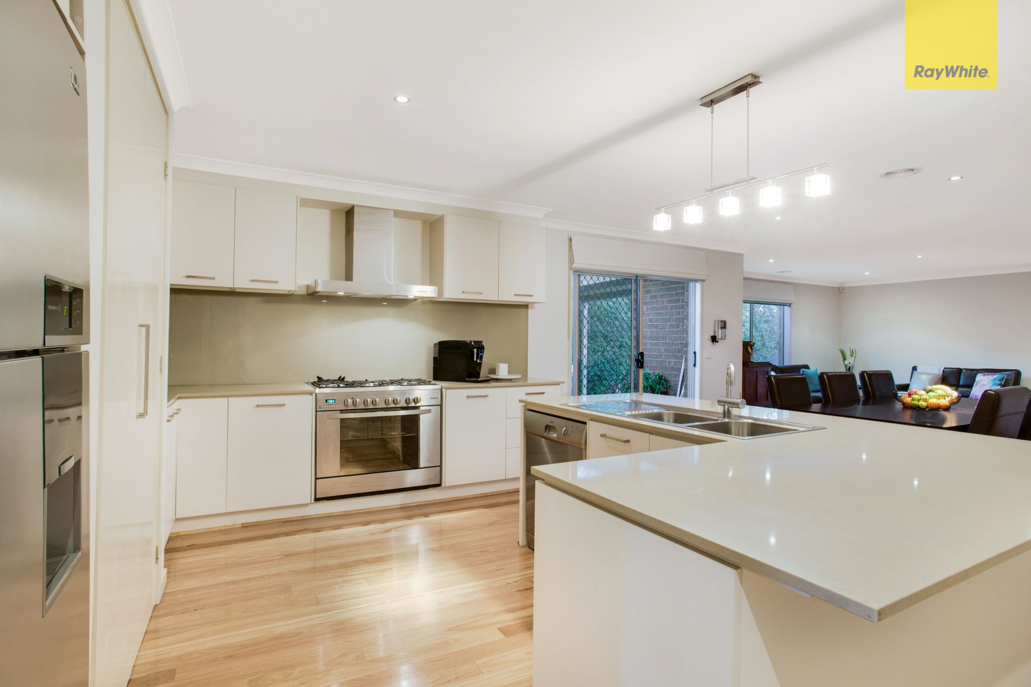102 Wattle Valley Drive, Hillside, VIC 3037