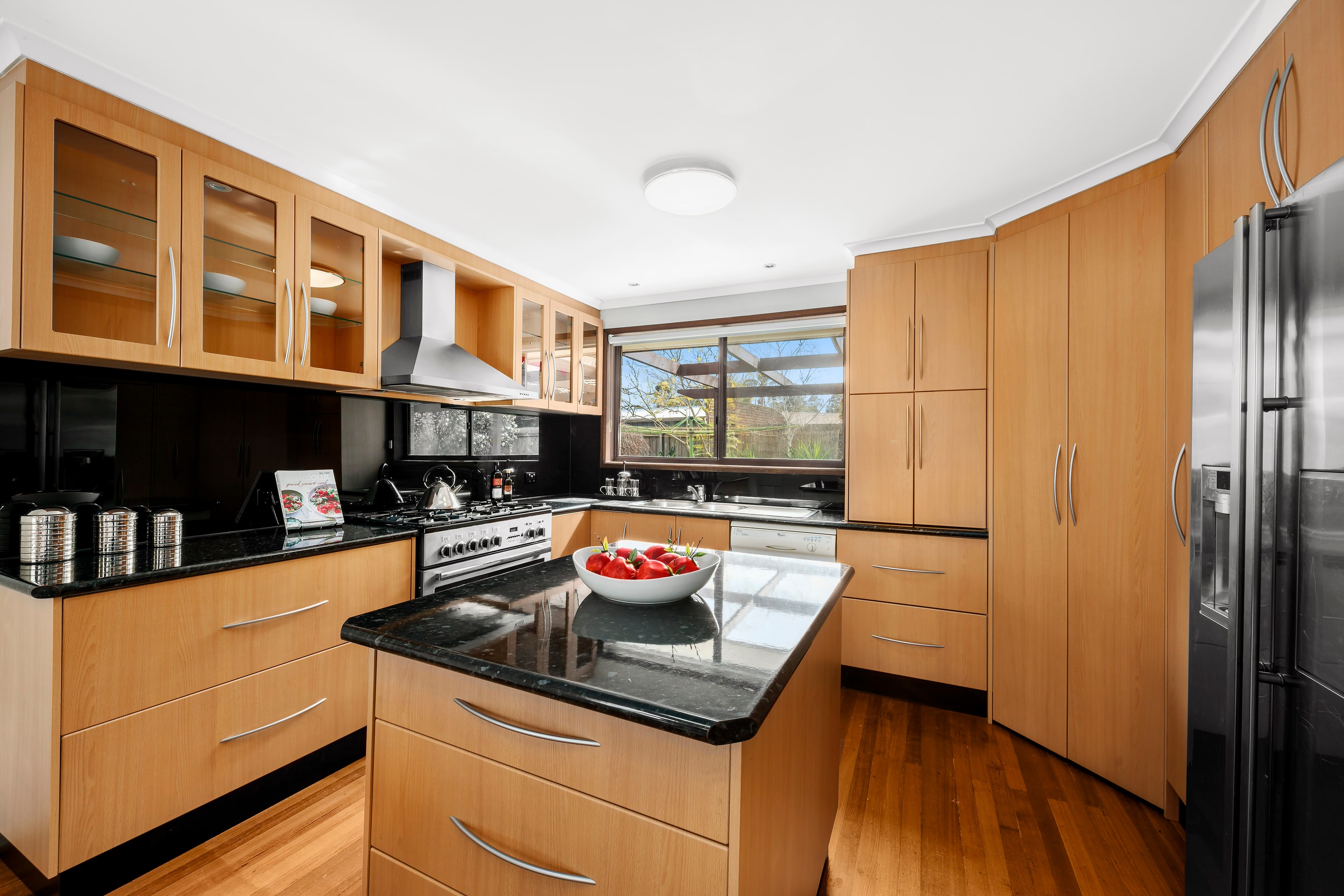 4 Vain Close, Mill Park, VIC 3082