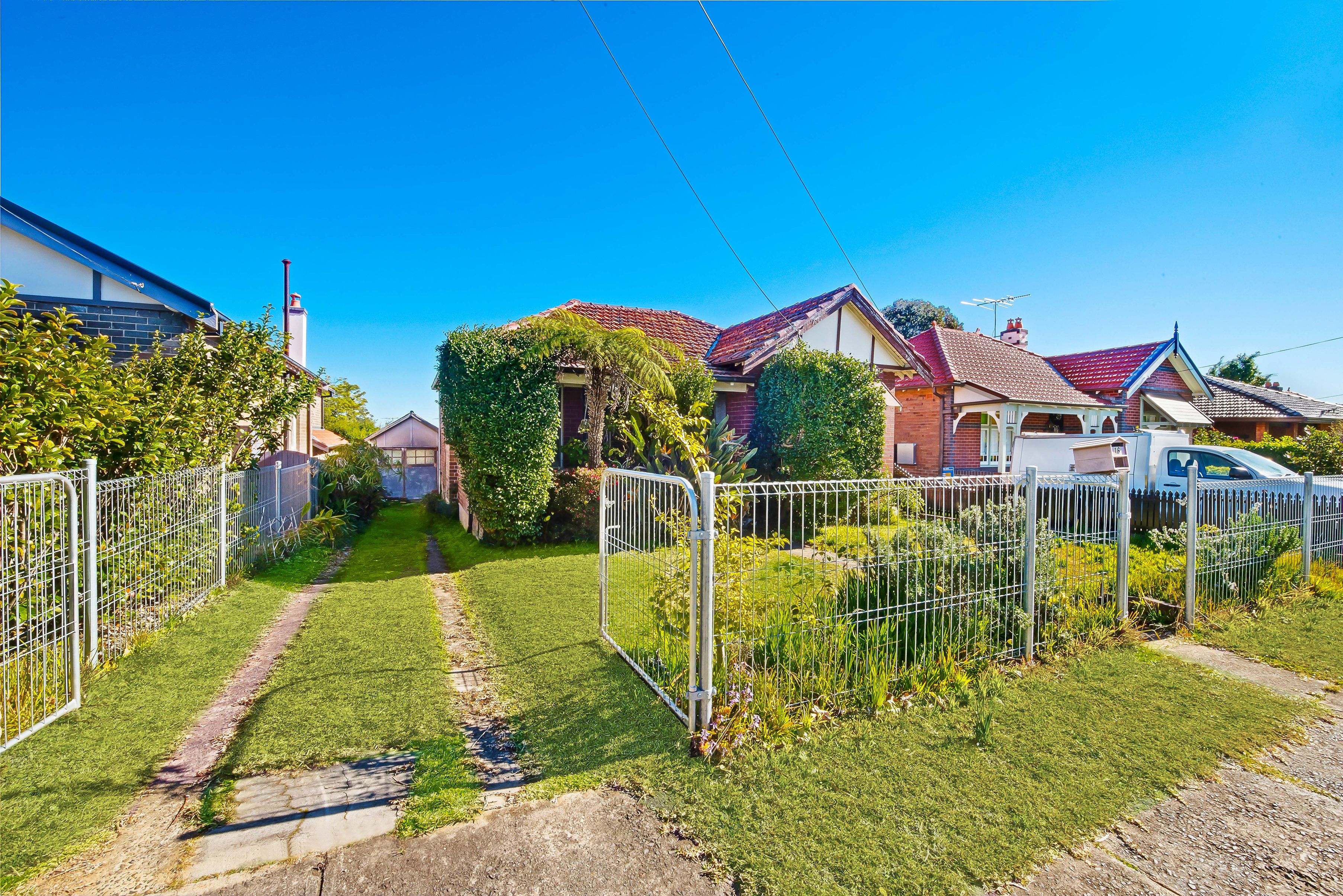 16 Tyrell Street
