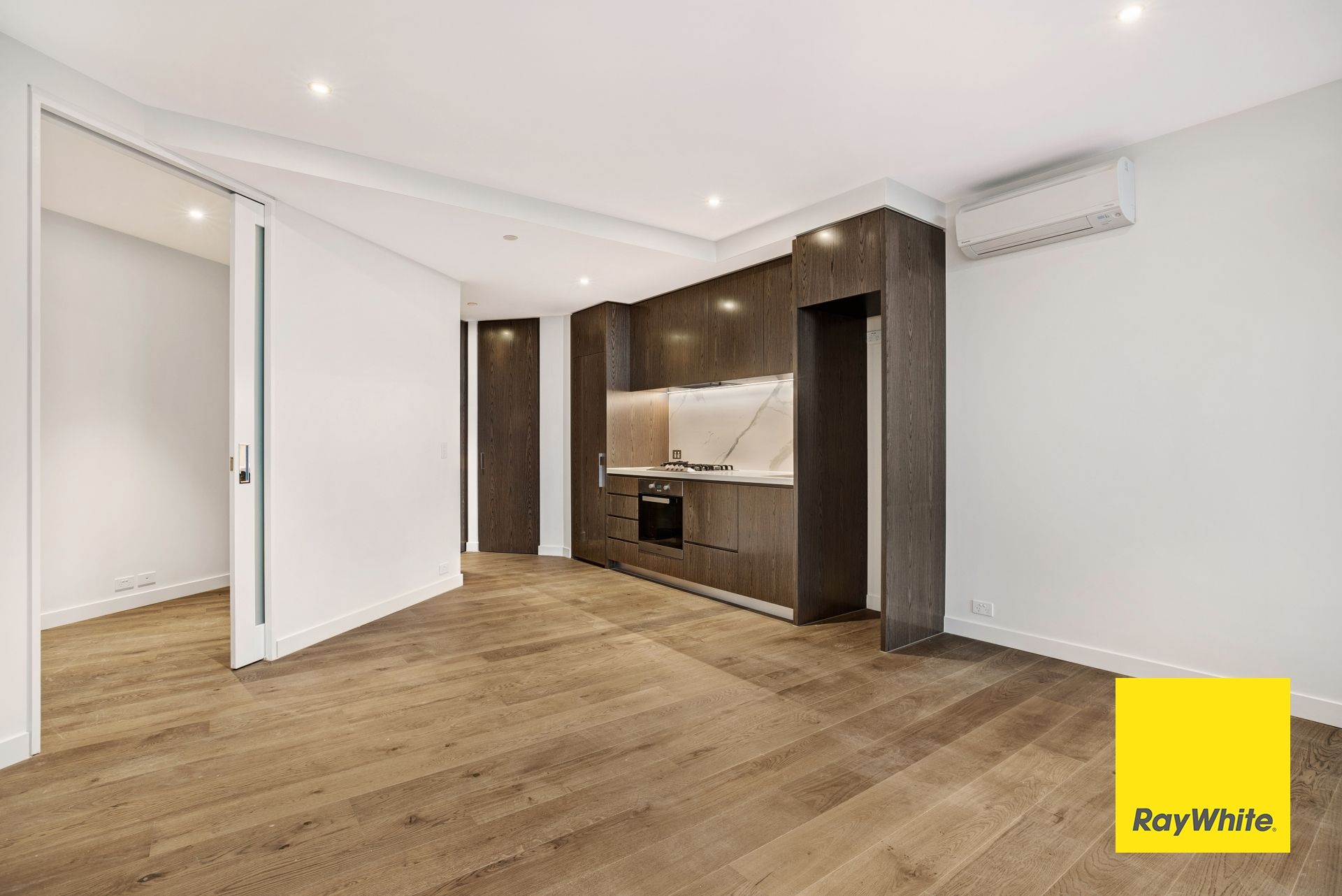 1/77 Queens Road, Melbourne, VIC 3004