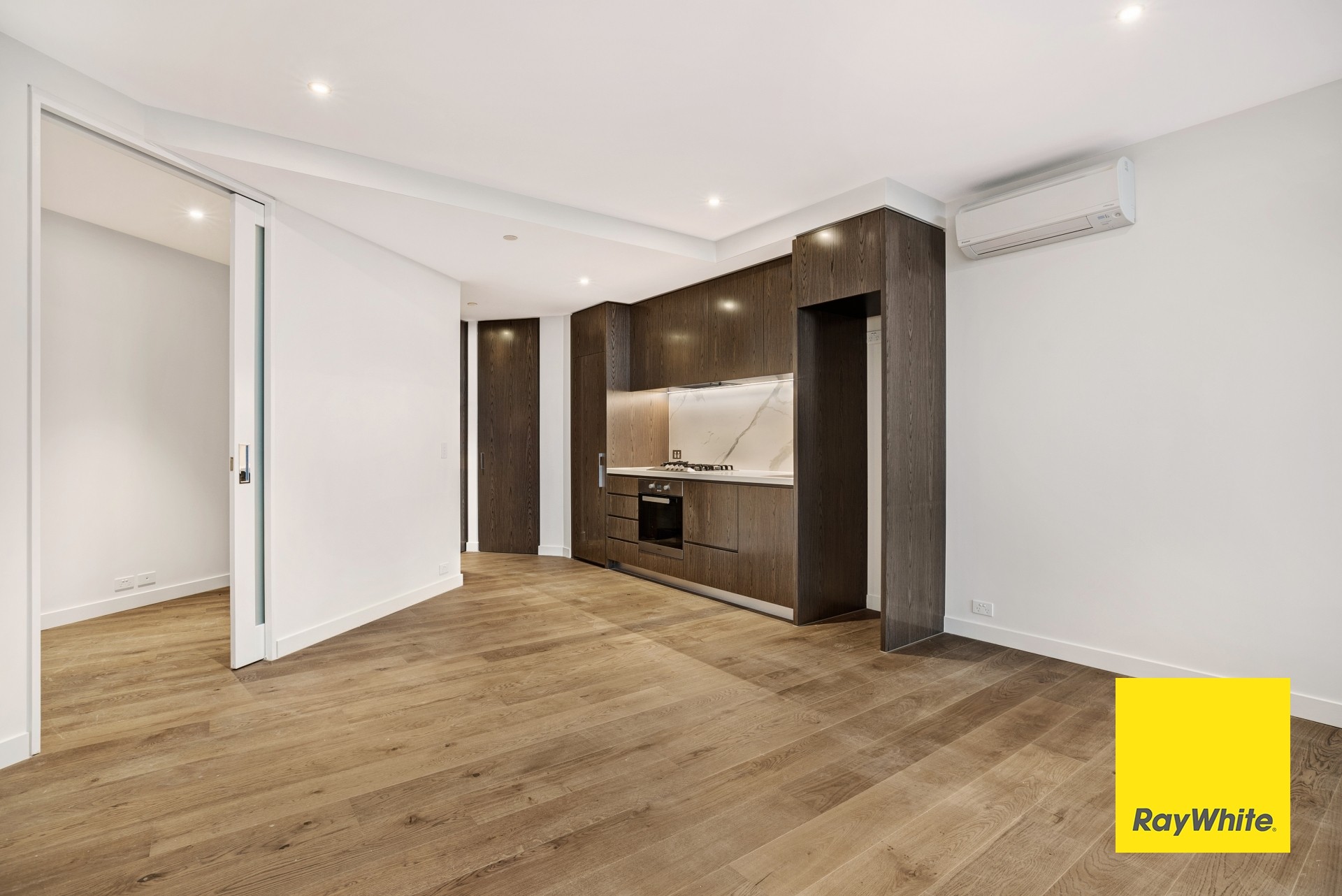 1/77 Queens Road, Melbourne, VIC 3004