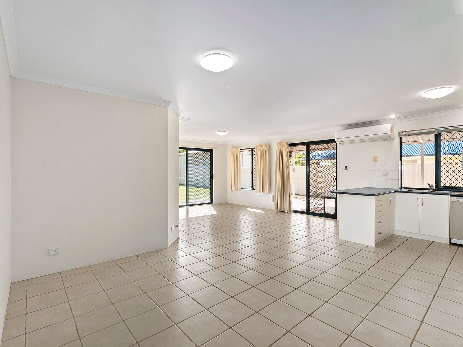 24 Stillwater Avenue, Drummond Cove, WA 6532