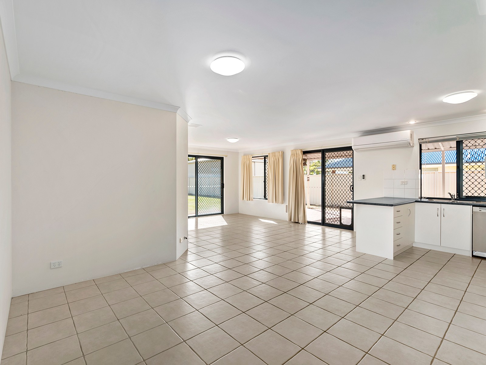 24 Stillwater Avenue, Drummond Cove, WA 6532