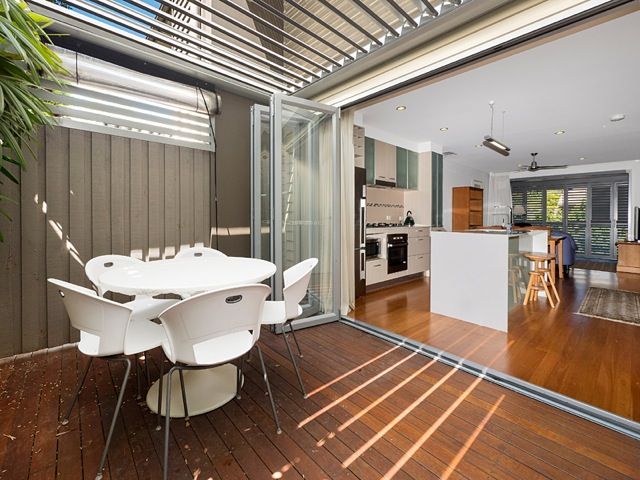 59A Douglas Street, St Lucia QLD 4067