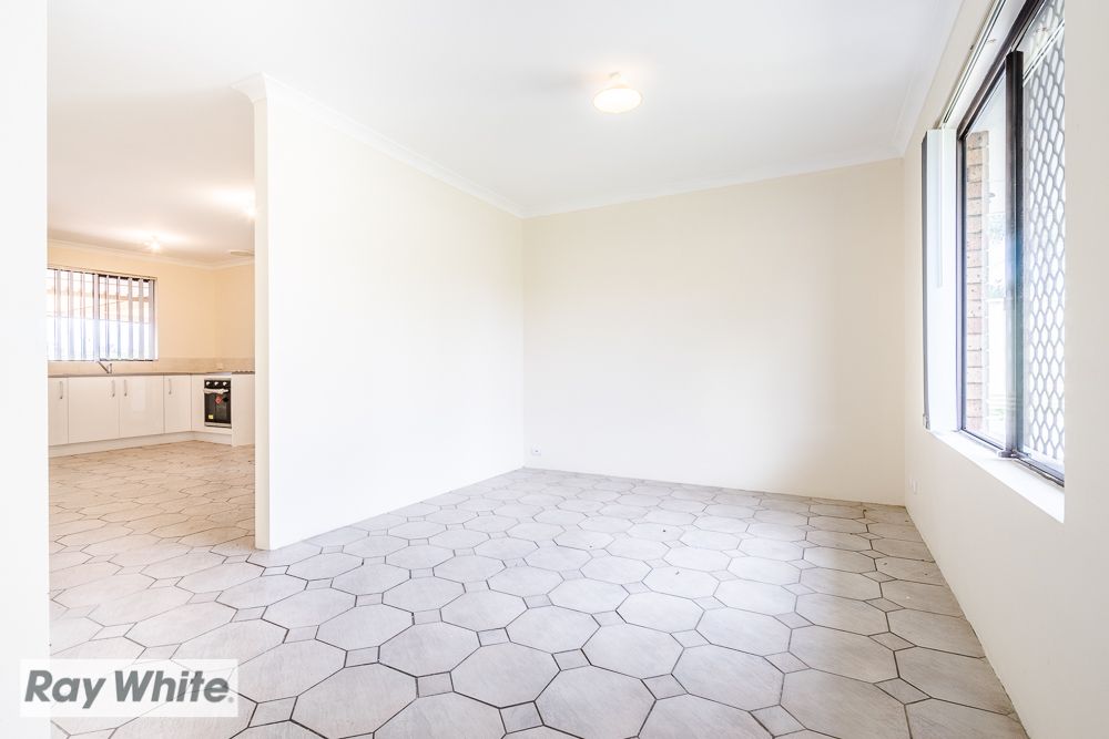 5 Lambourne Retreat, Mirrabooka, WA 6061