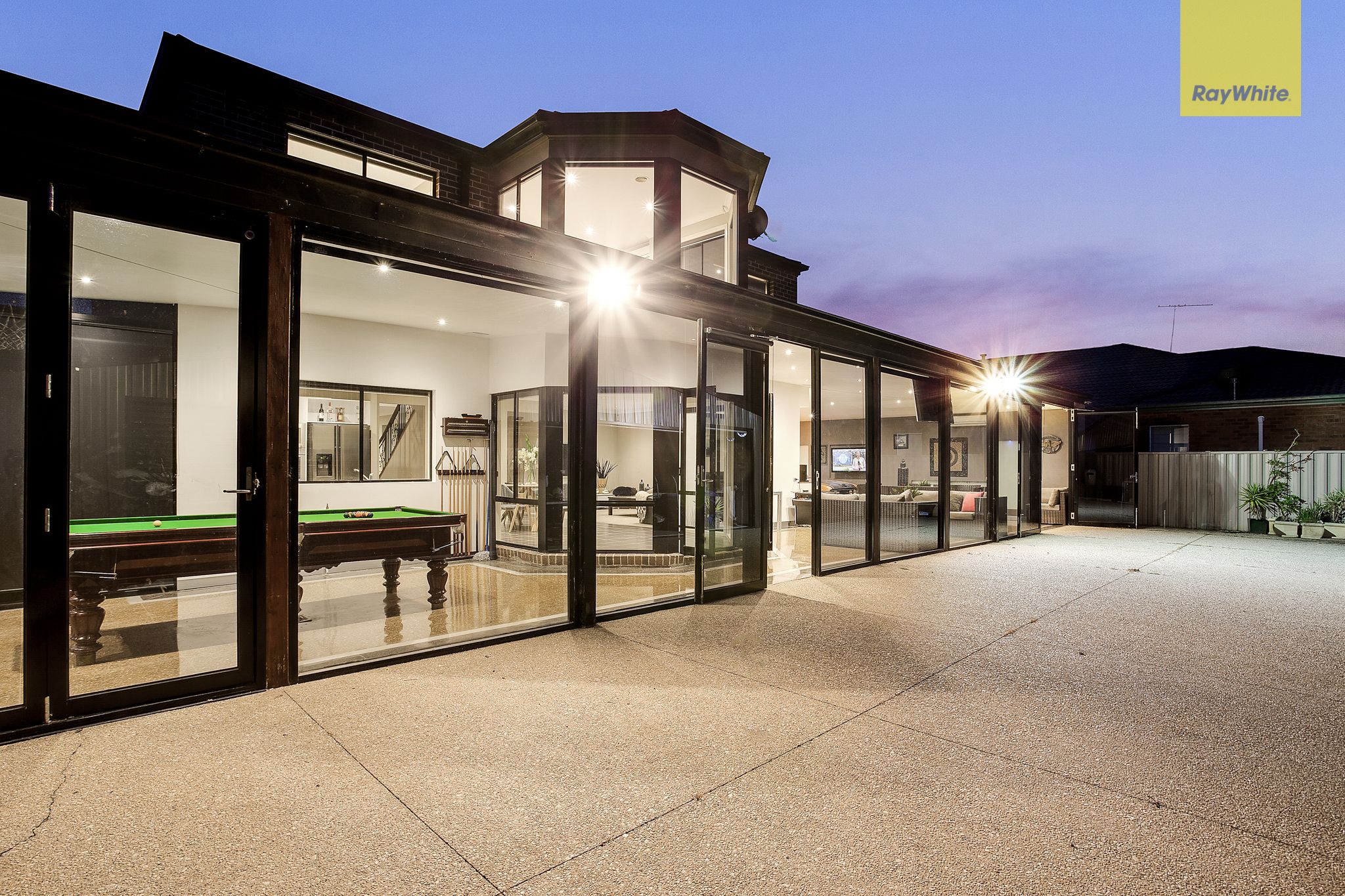 9 Montpellier Drive, Hillside, VIC 3037
