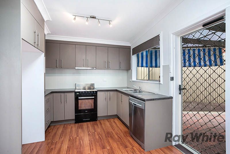 2 Claremont Avenue, Lake Heights, NSW 2502