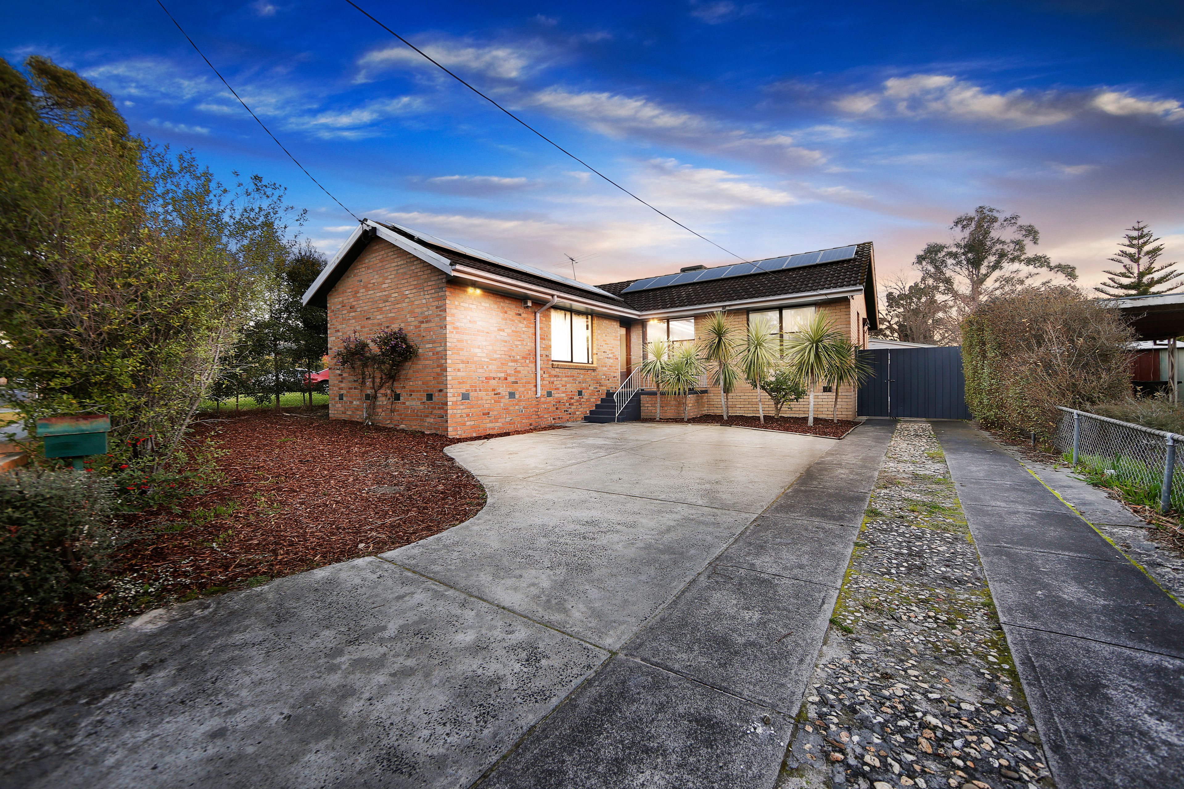 4 Nodding Avenue, Frankston North VIC 3200