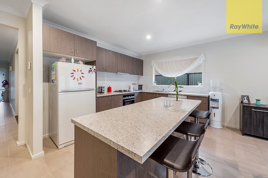 17 Pinnacle Drive, Craigieburn, VIC 3064