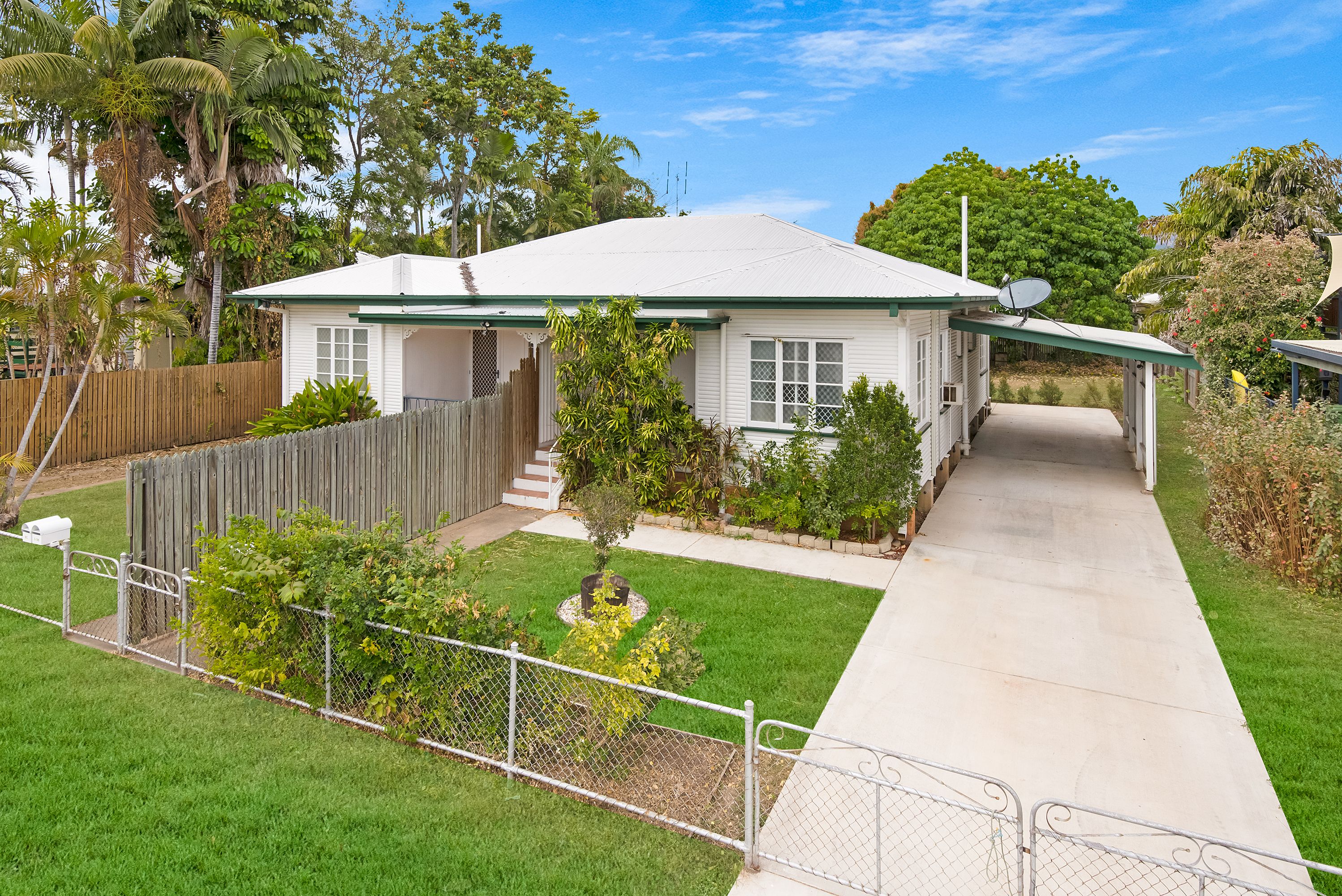 26 Surrey Street, Hyde Park QLD 4812