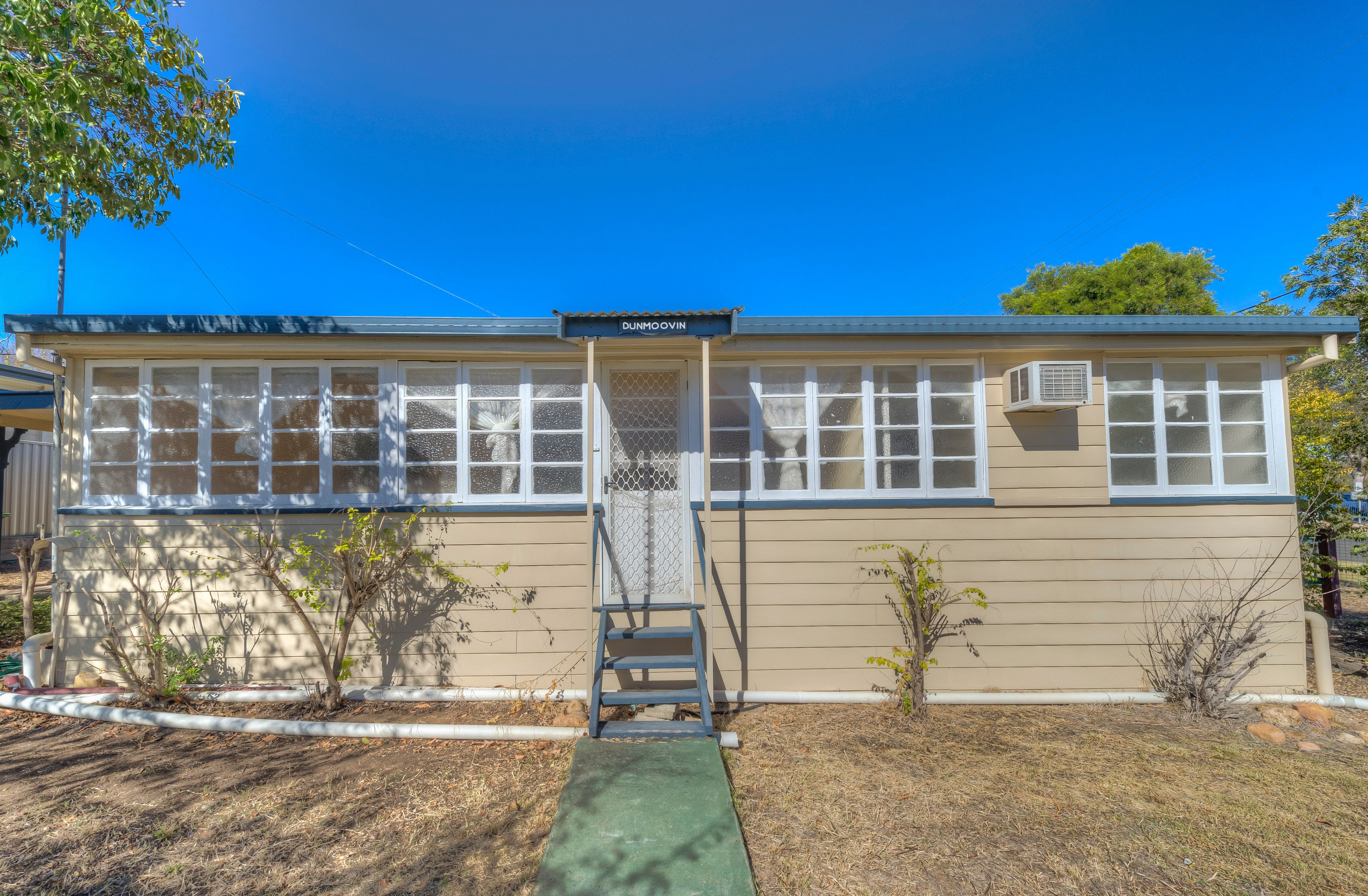 36 Pine Street, Miles QLD 4415