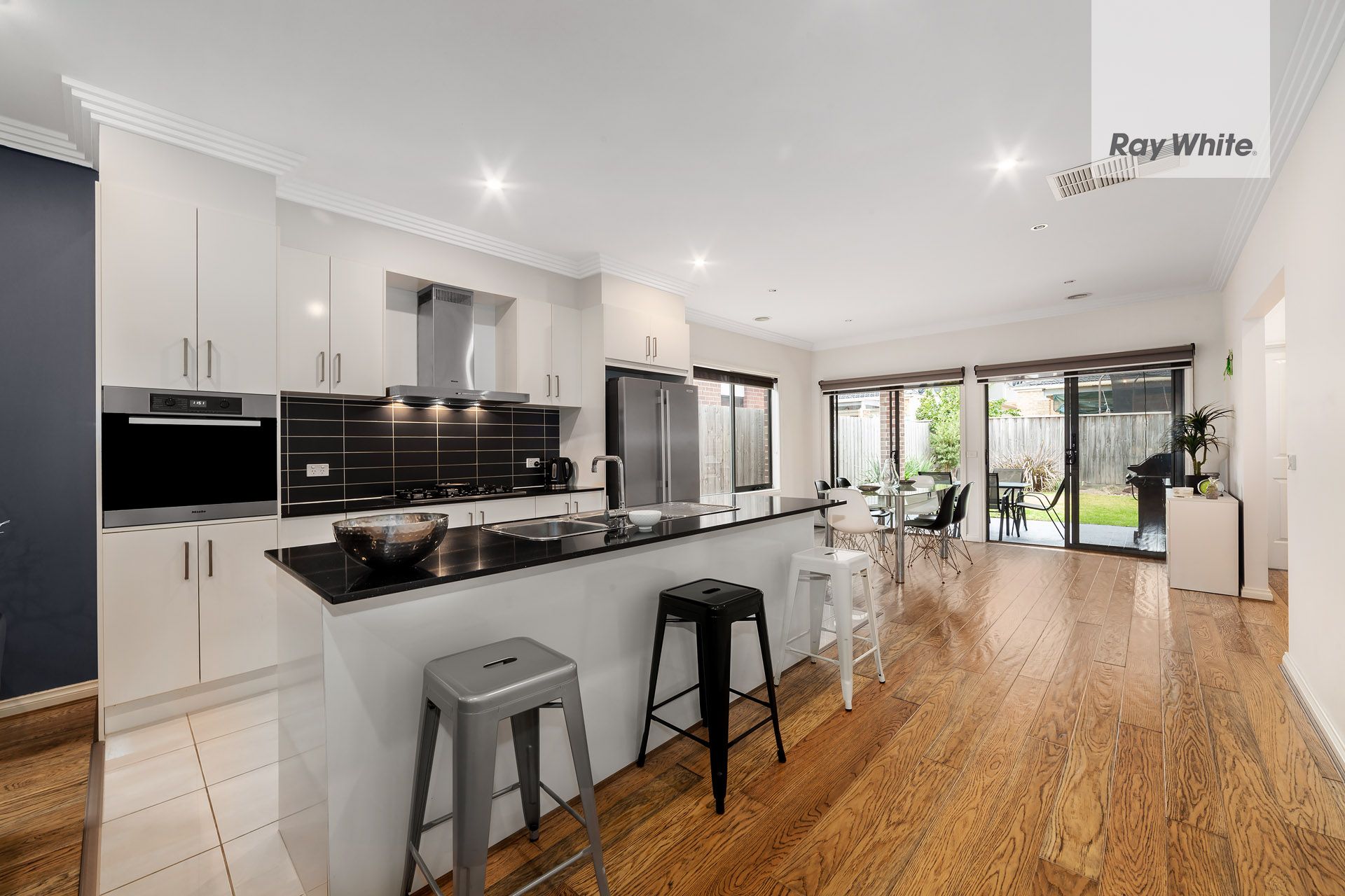 19 Leonie Close, South Morang, VIC 3752
