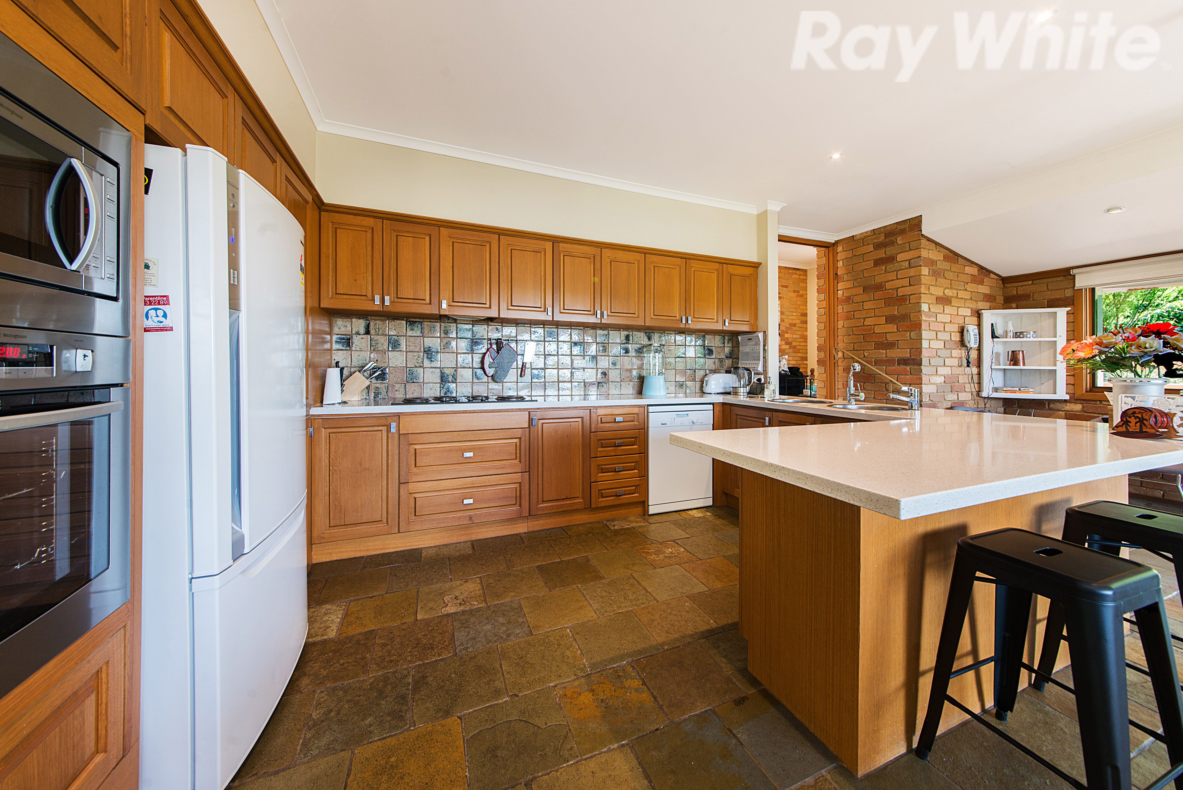 34 Churchill Park Drive, Lysterfield South, VIC 3156