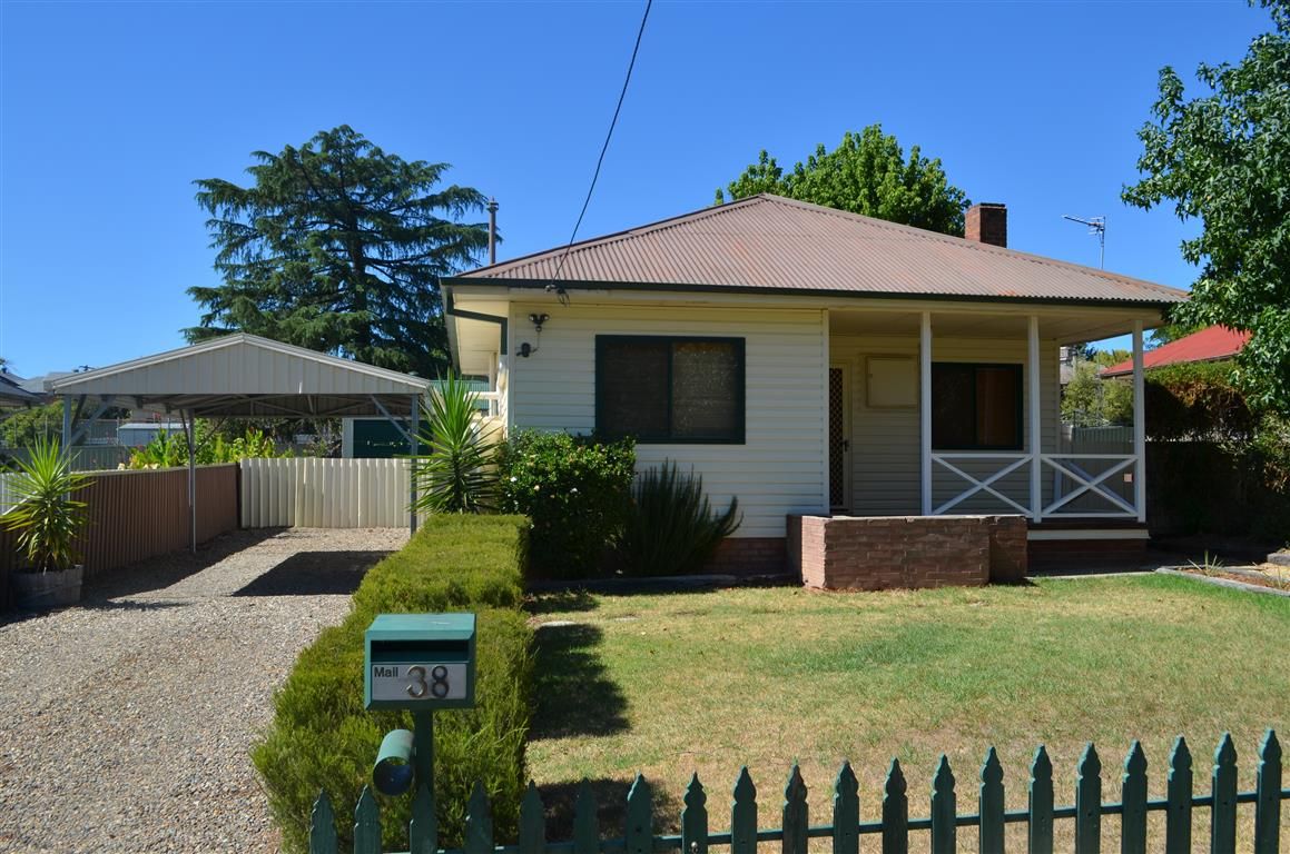 38 Herbert Street, Tumut, NSW 2720