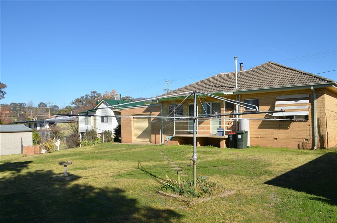 182 Capper Street, Tumut, NSW 2720