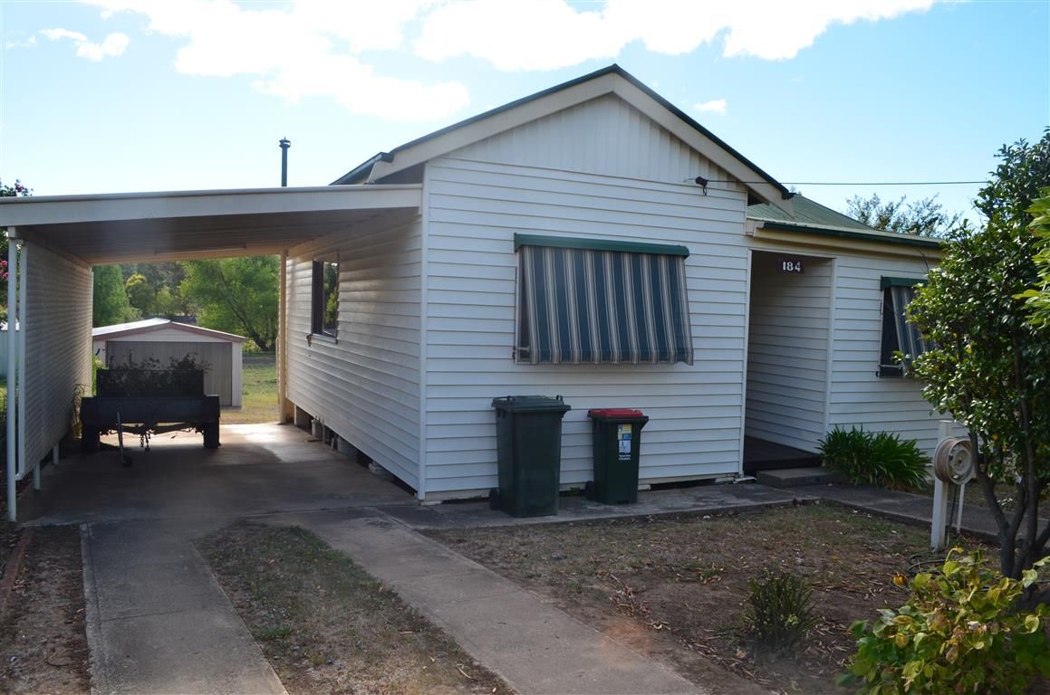 184 Capper Street, Tumut, NSW 2720