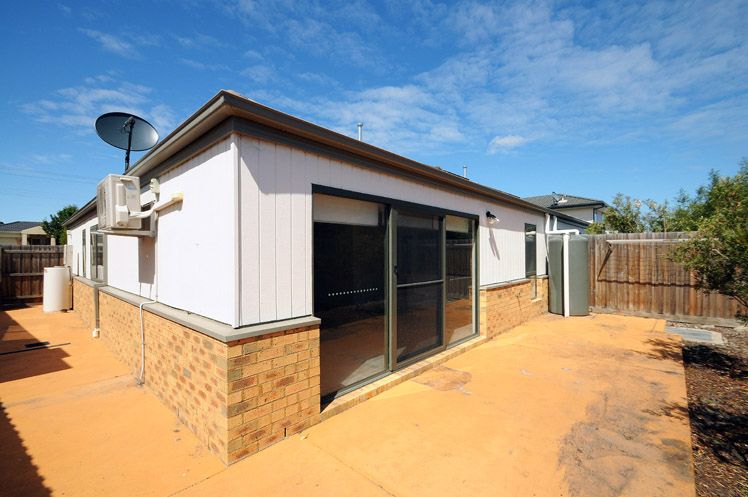 2/15 Brunnings Road, Carrum Downs, VIC 3201