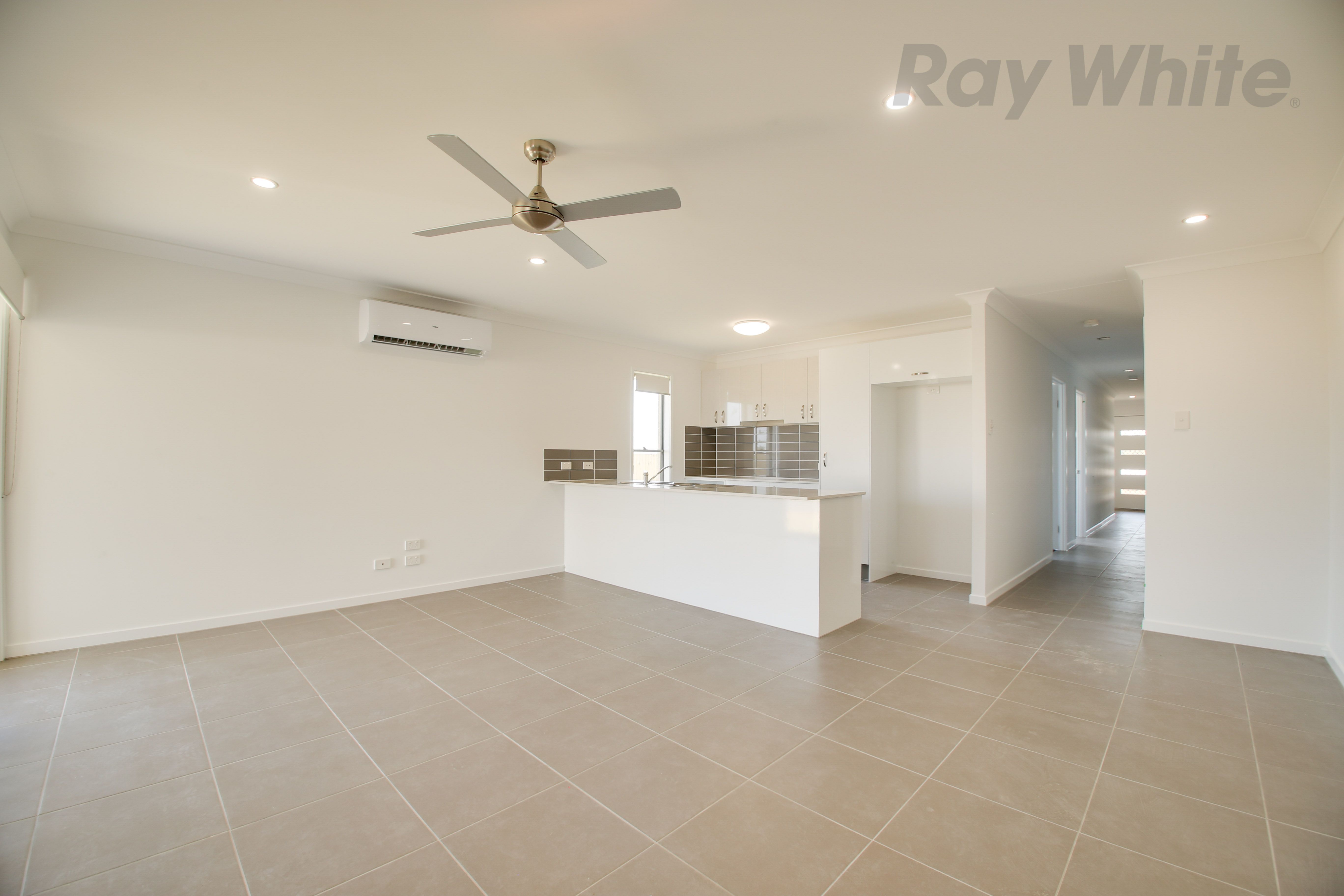 1/11 Bullo Crescent, BRASSALL, QLD 4305