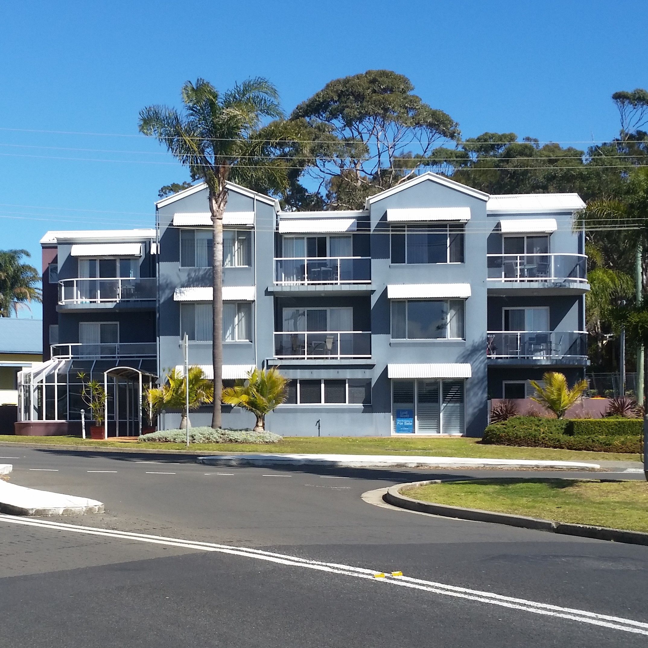 17 Golf Avenue, Mollymook NSW 2539