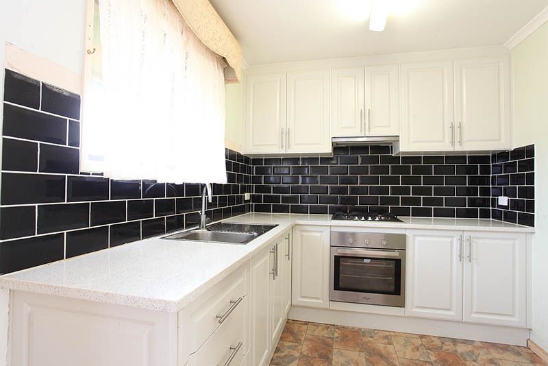 3 Oslo Court, Craigmore SA 5114