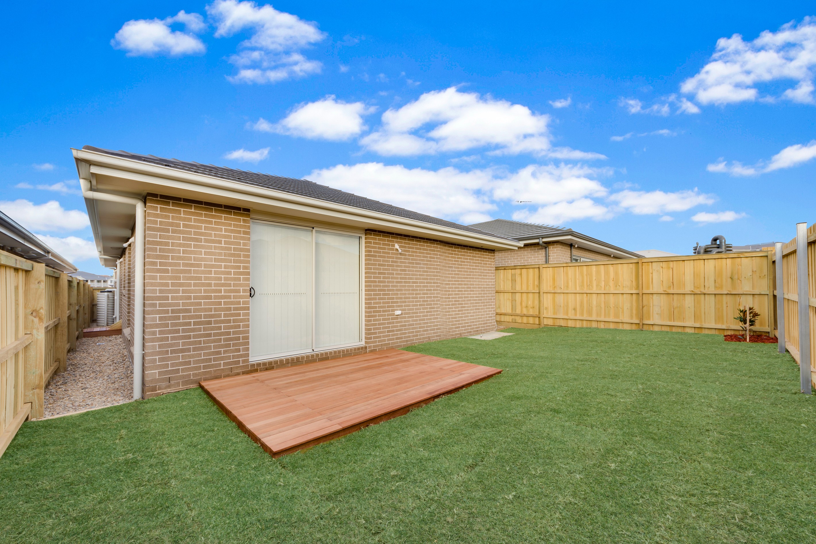 Elderslie, NSW 2570
