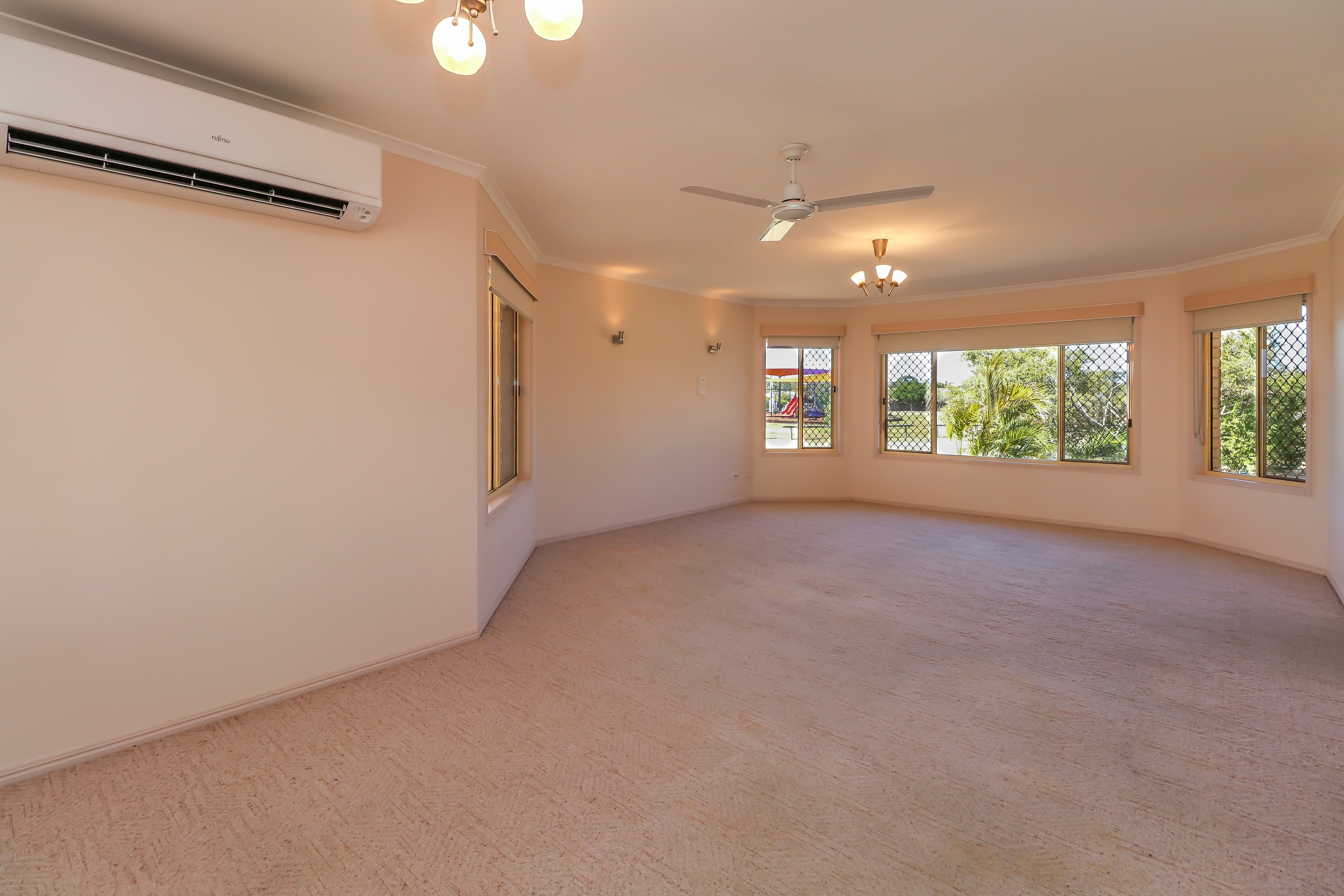 34 Bushlark Avenue, Eli Waters, QLD 4655