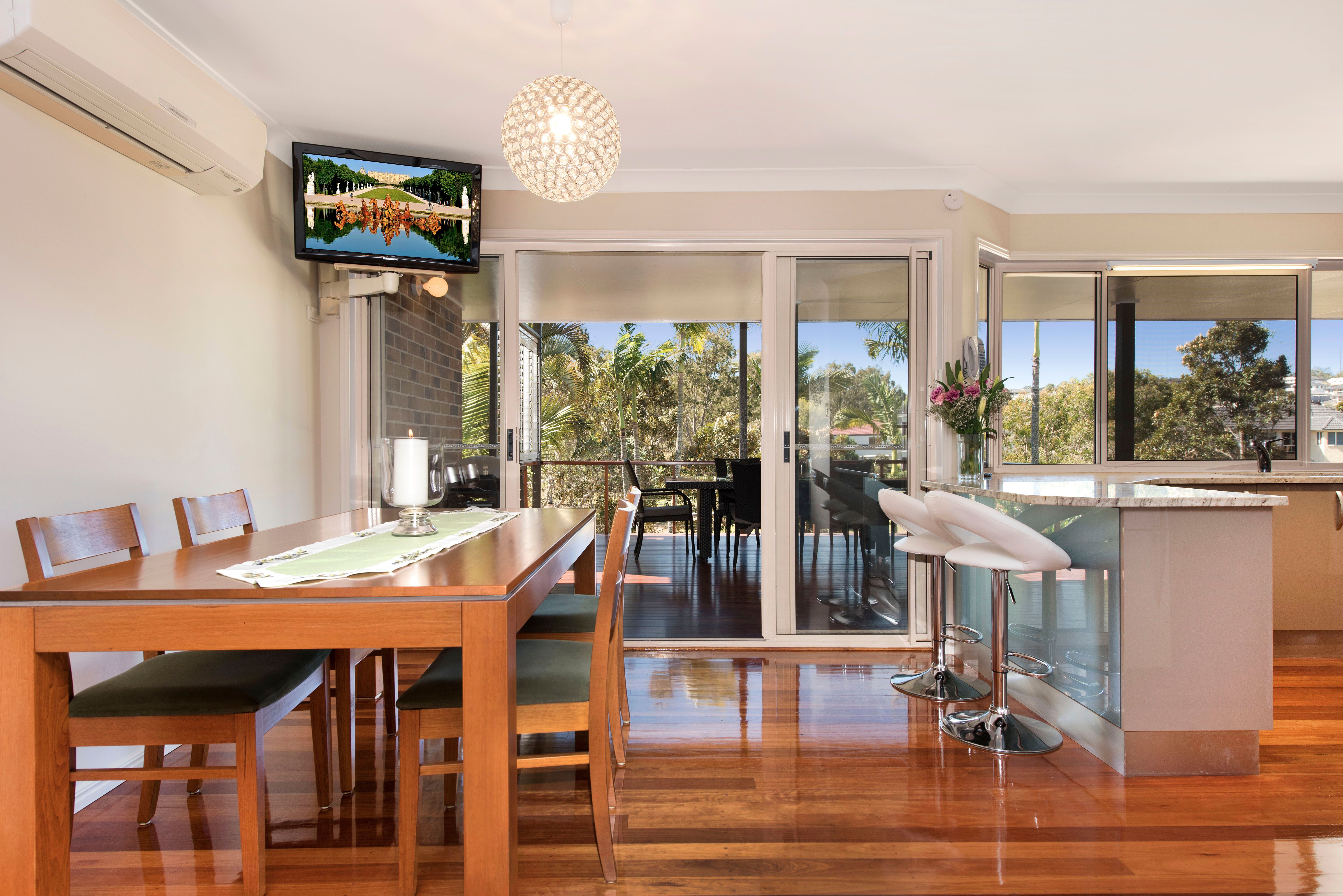 18 Amersham Crescent, Carindale, QLD 4152