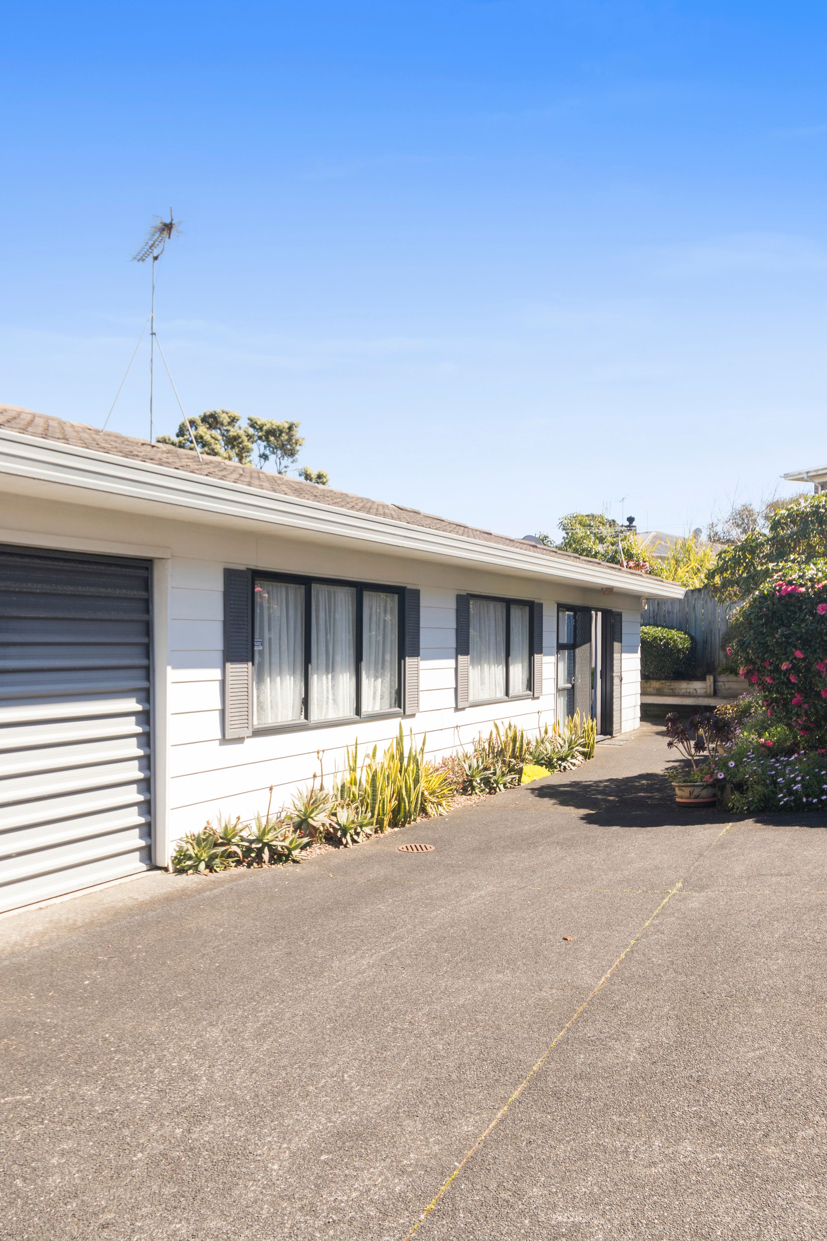 2/15 Greenhill Crescent, Pakuranga, Manukau City