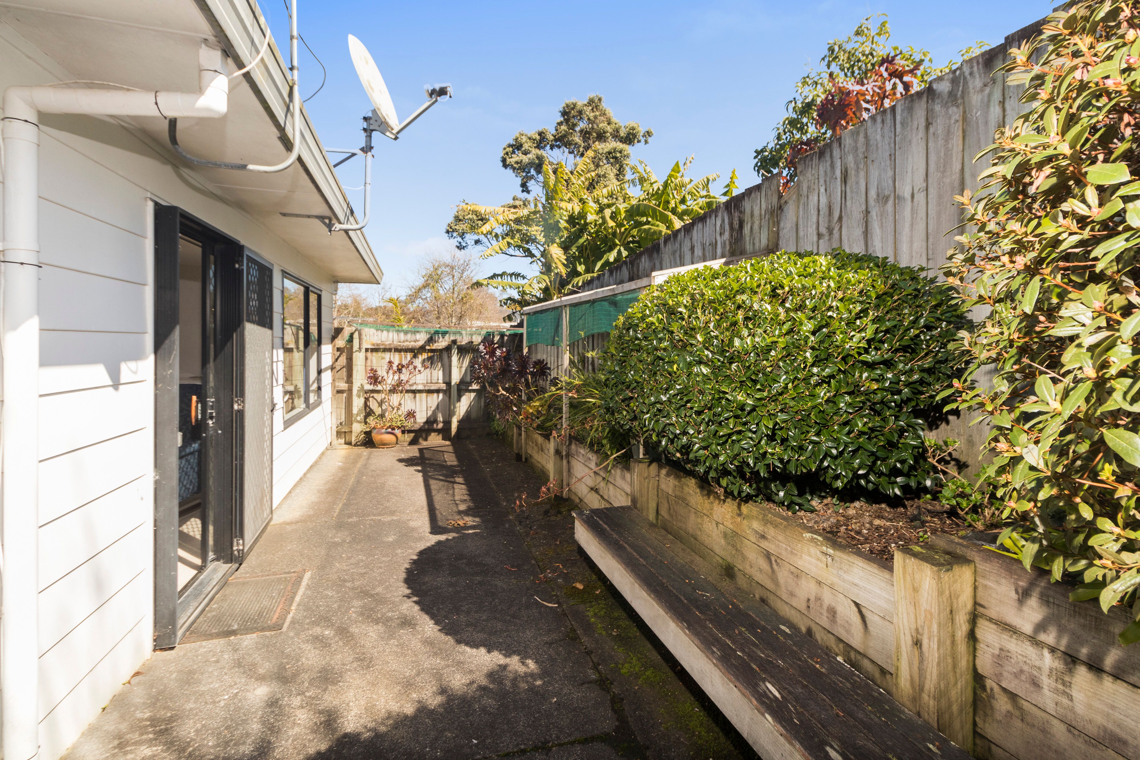 2/15 Greenhill Crescent, Pakuranga, Manukau City