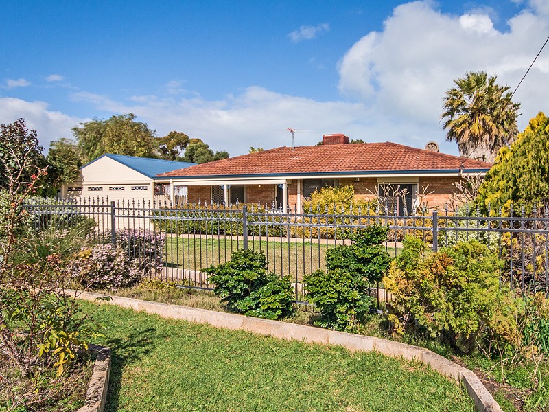 10 Greta Court, Cooloongup, WA 6168