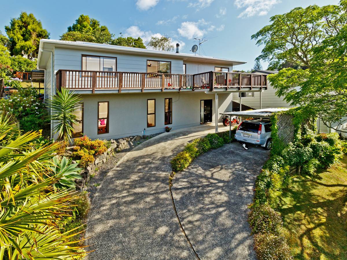 90 Stapleford Crescent, Browns Bay, North Shore City Real Estate