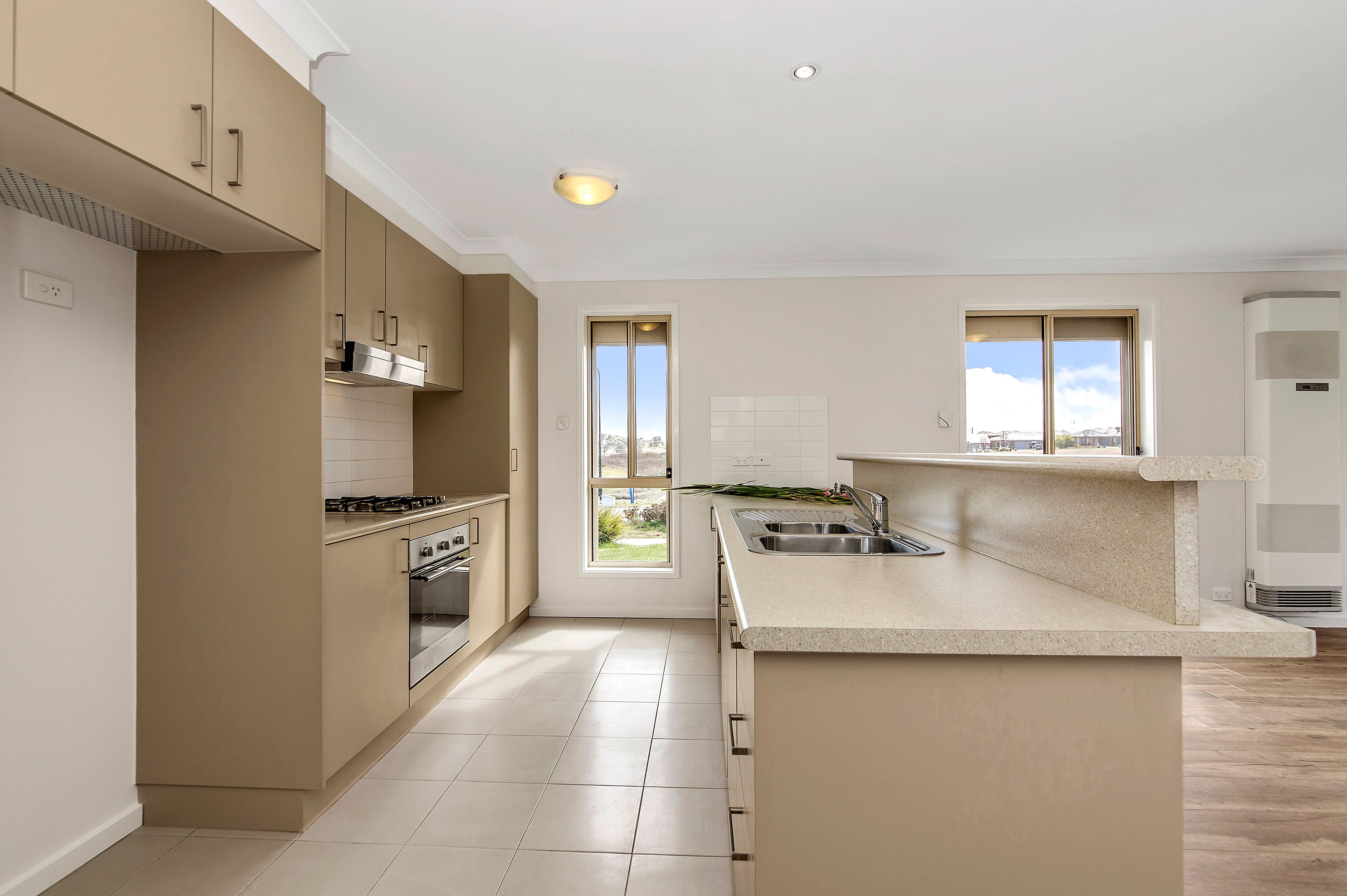 98 Hollows Circuit, Macgregor, ACT 2615