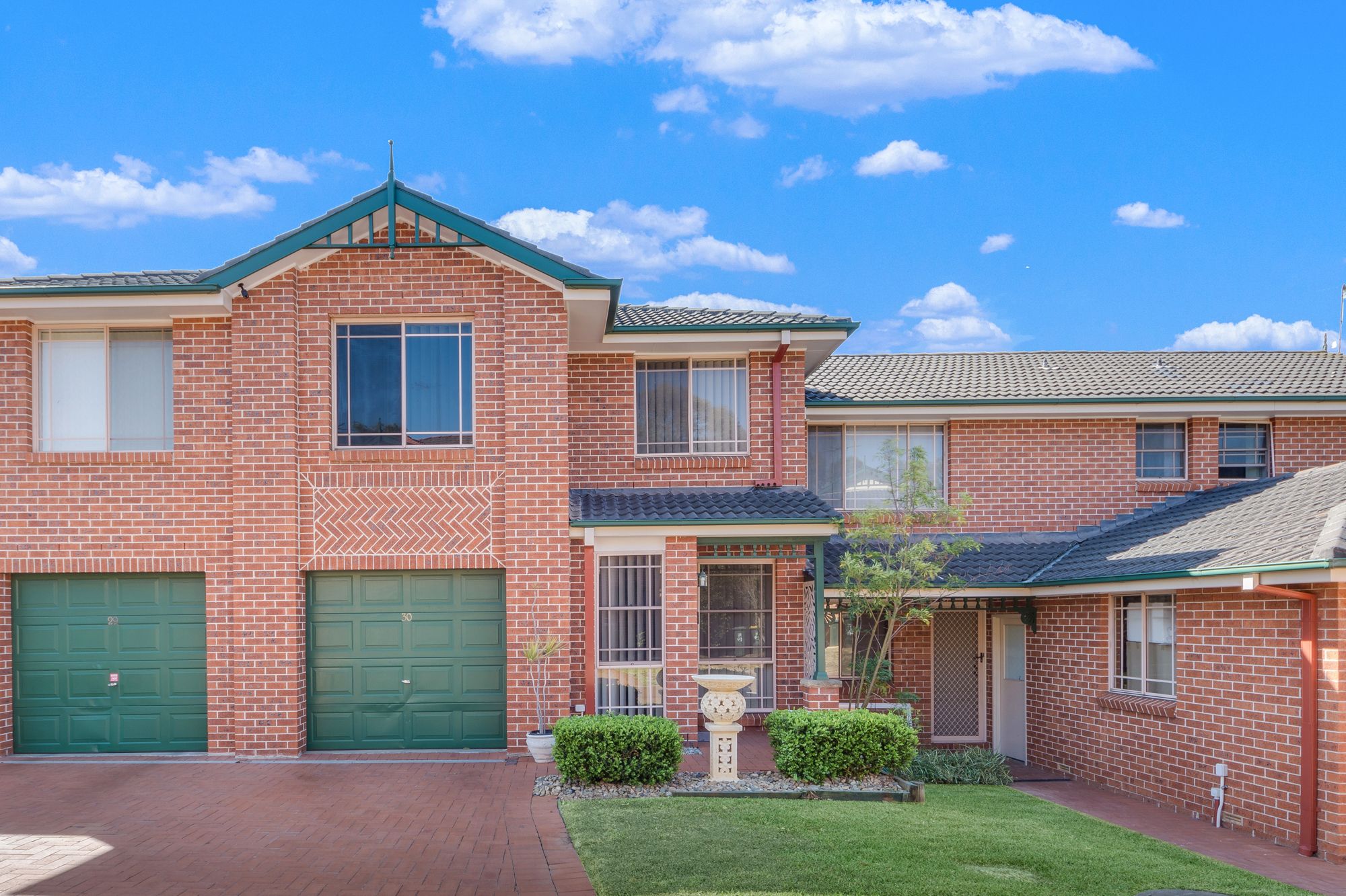 6 Parkholme Circuit, Englorie Park NSW 2560