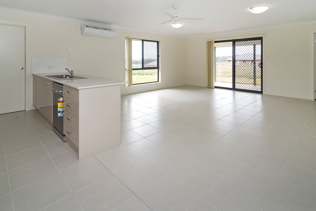 6 Monarch Street, MERINGANDAN WEST, QLD 4352
