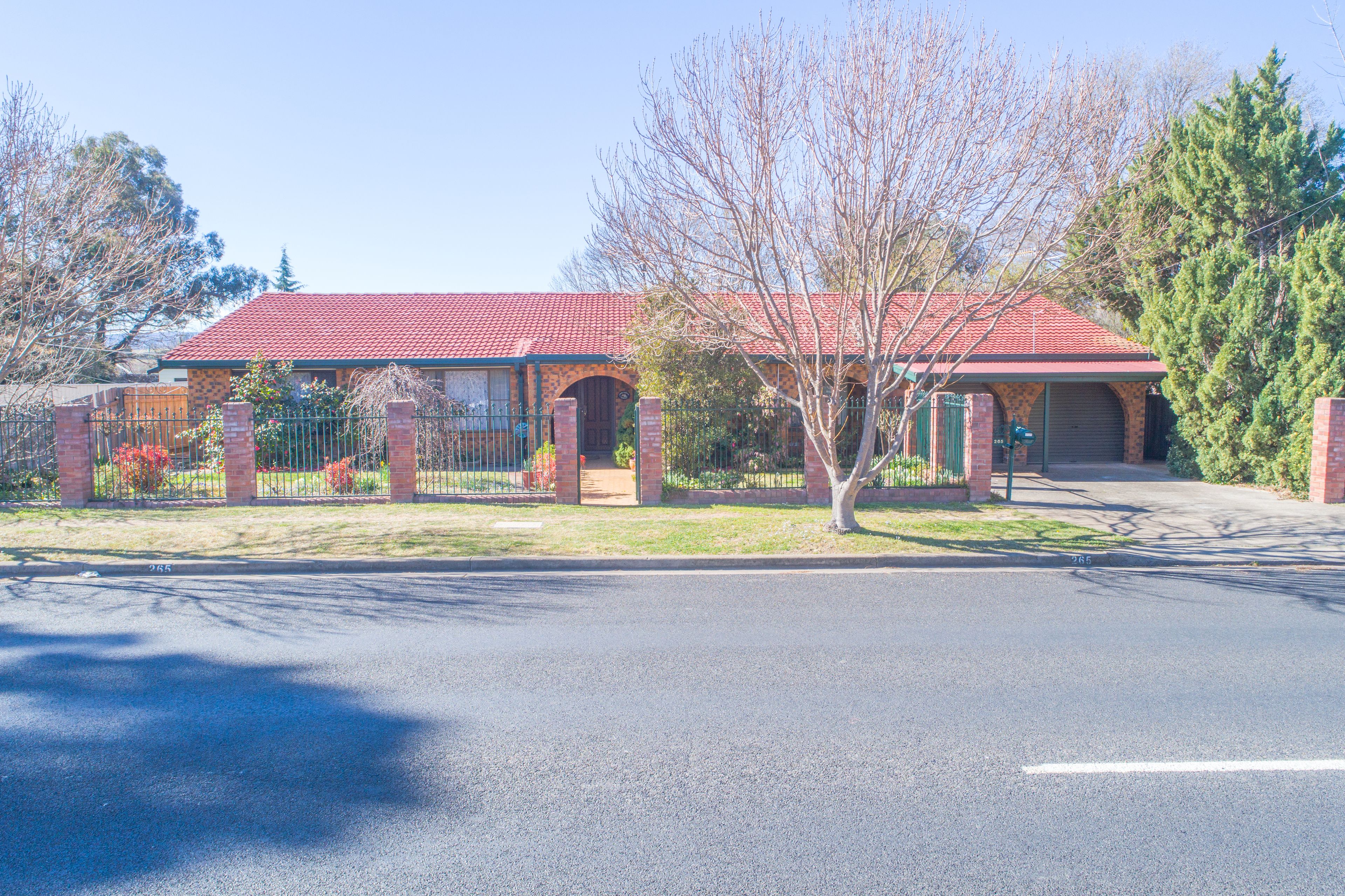 265 Dumaresq Street