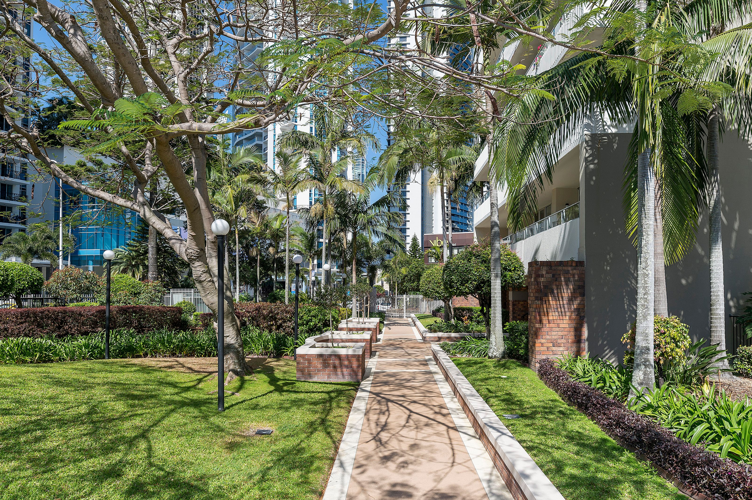 40 Ferny Avenue, Surfers Paradise QLD 4217