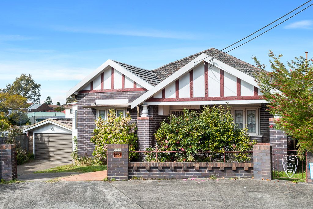 10 Stoke Avenue