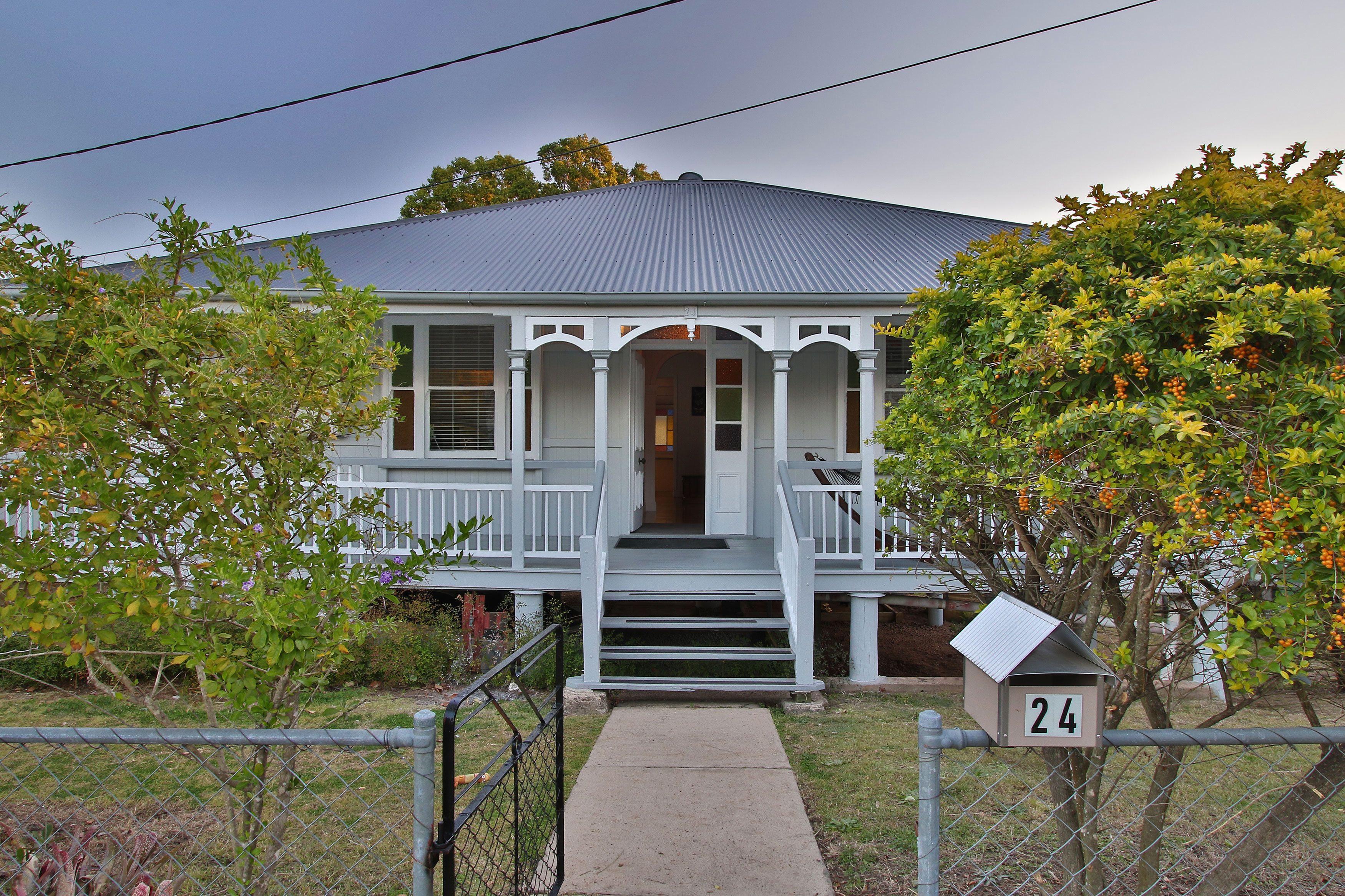 24 Pine Mountain Road, North Ipswich, QLD 4305