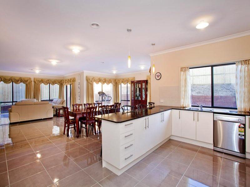 31 Esperence Crescent, Highton, VIC 3216