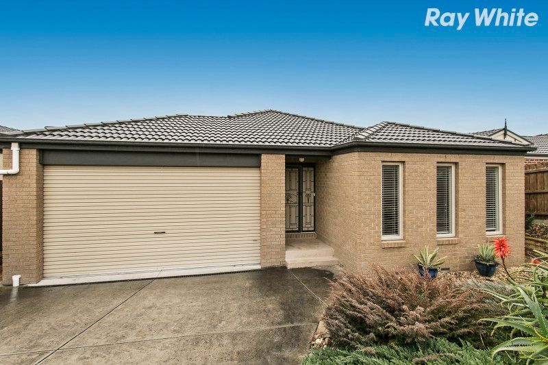 16 Yellow Gum Drive, Pakenham, VIC 3810