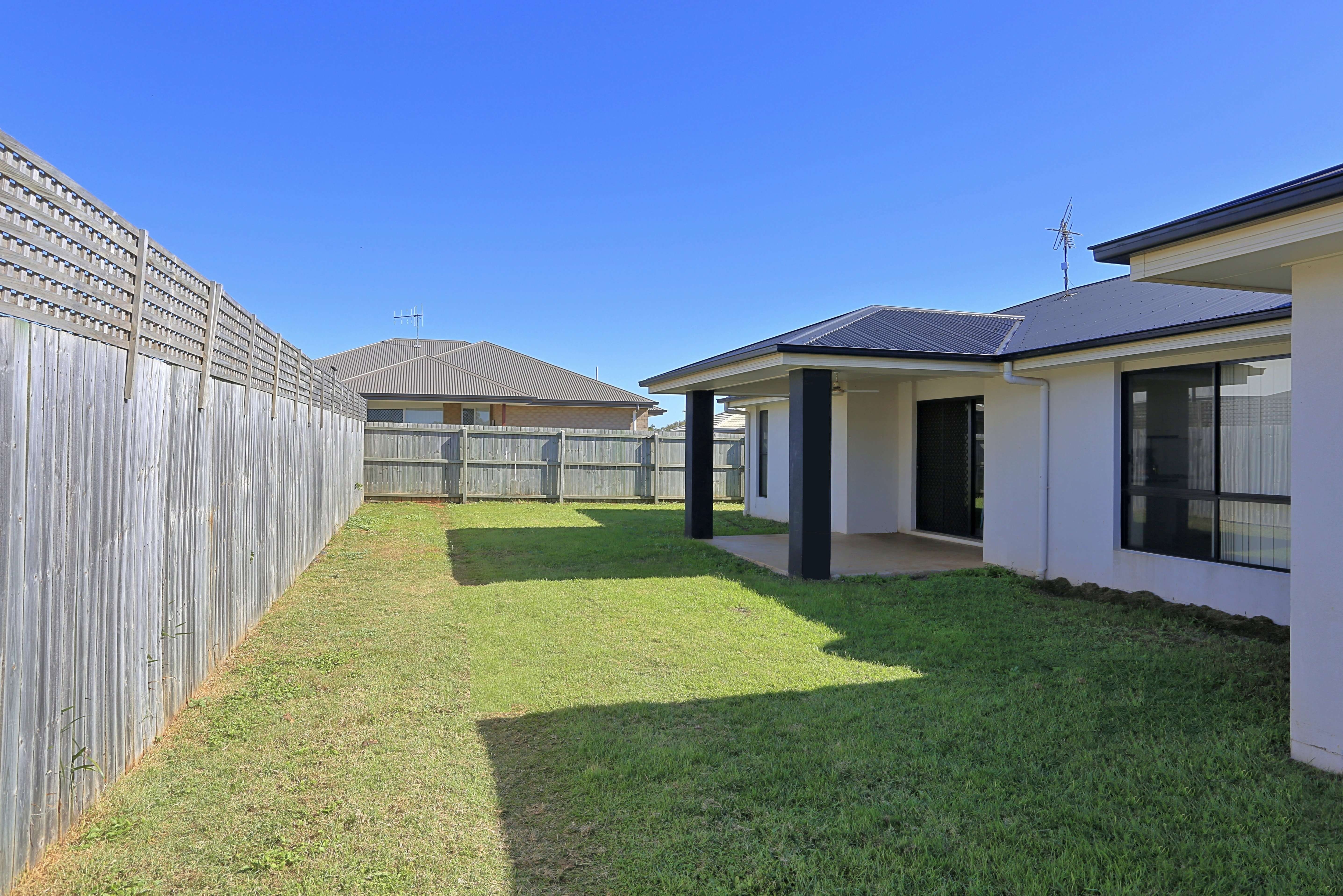 15 Neville Drive, Branyan, QLD 4670
